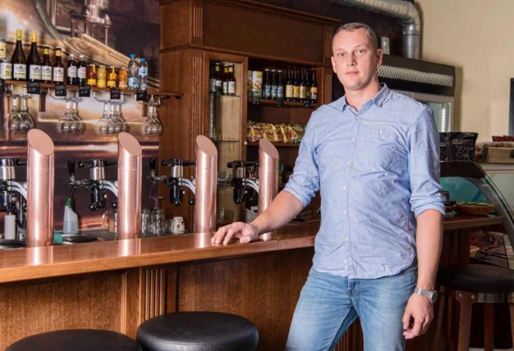 Evaldas savo įkurtame Alyne